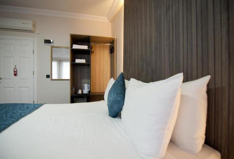 デラックストリプルルーム, Genius Hotel Istanbul