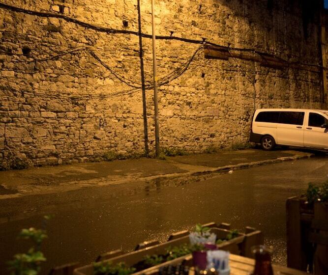 اتاق خانوادگی, Genius Hotel Istanbul