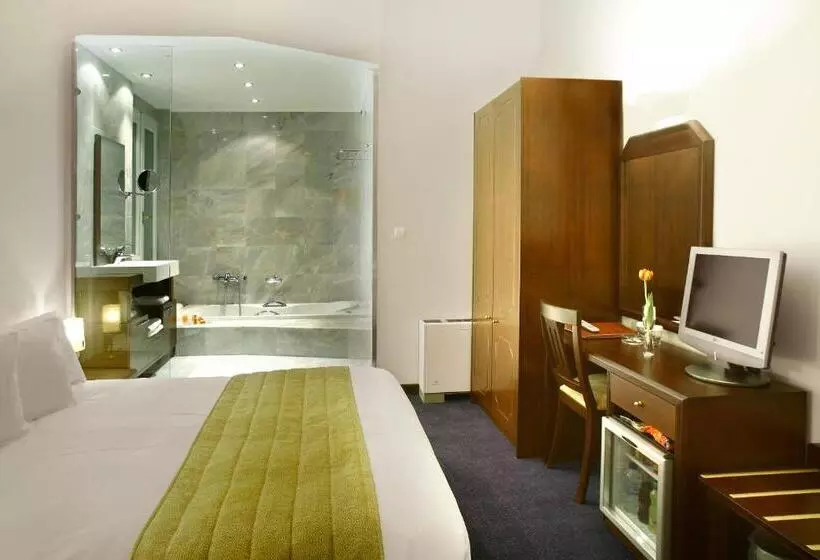ジュニアスイート, Arni Hotel Domotel