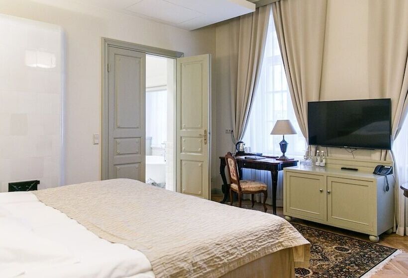 سوییت, Antonius