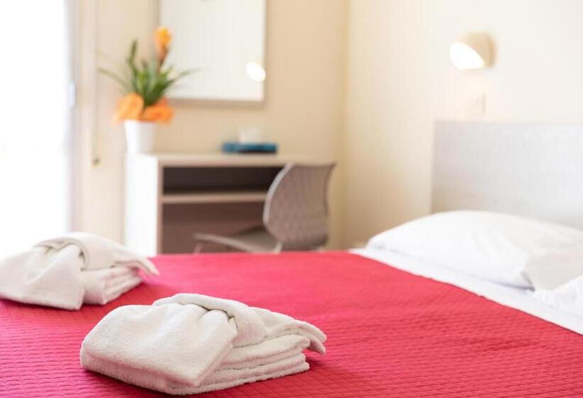 اتاق لوکس, Lem