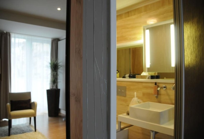 Pokój Executive, Mama S Design & Boutique