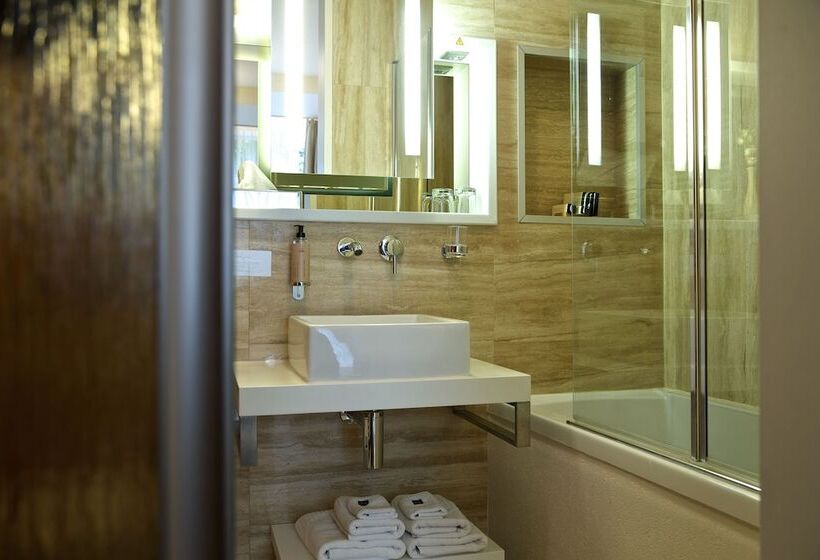 Pokój Executive, Mama S Design & Boutique