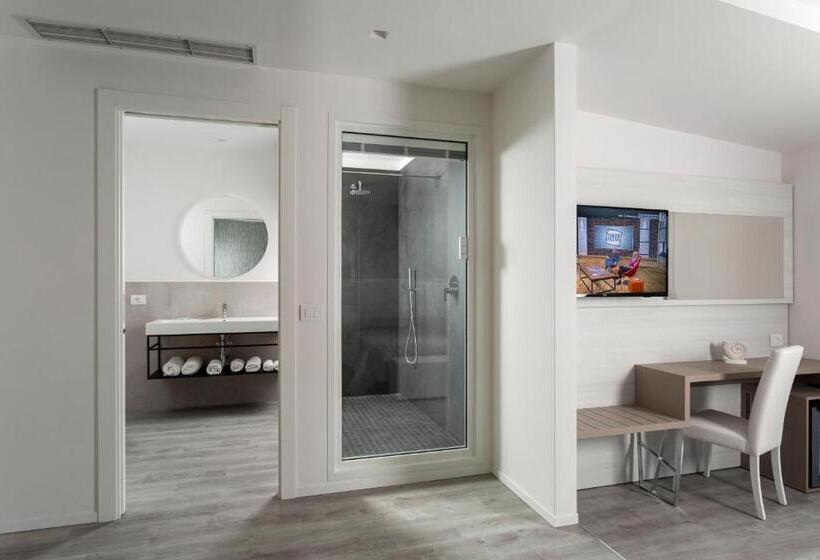 주니어 스위트, Marittimo Milano Marittima