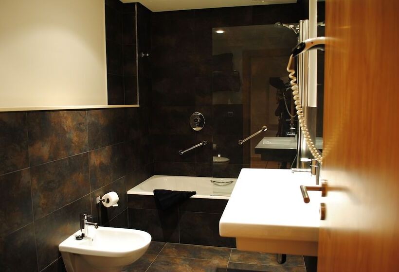 اتاق استاندارد, Marítimo Ris