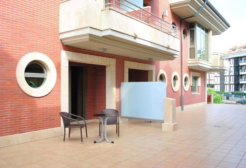 اتاق اکونومی, Marítimo Ris