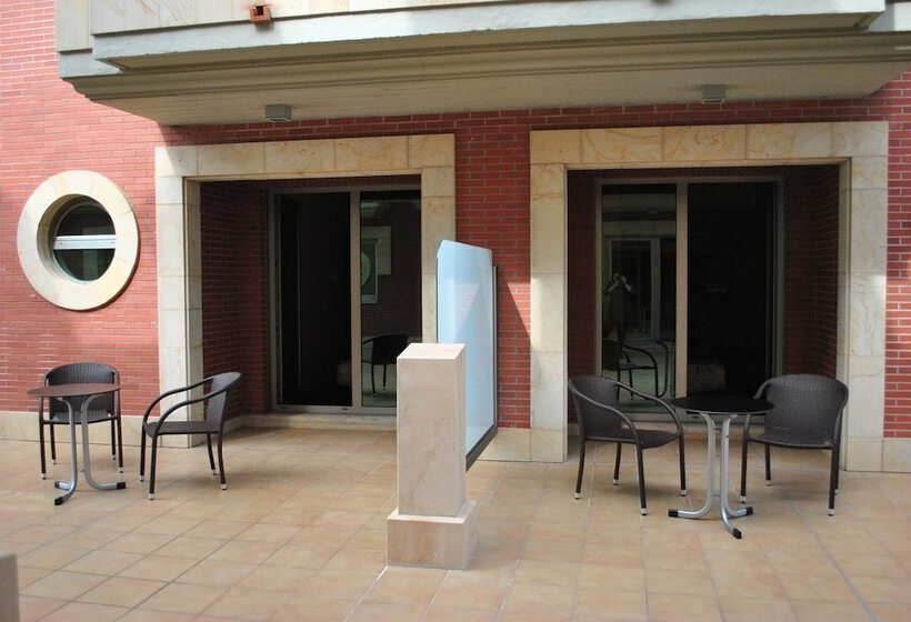 اتاق اکونومی, Marítimo Ris