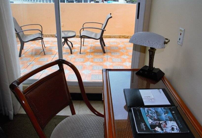 프리미엄 룸, Radisson Colon 2,000 Hotel & Casino