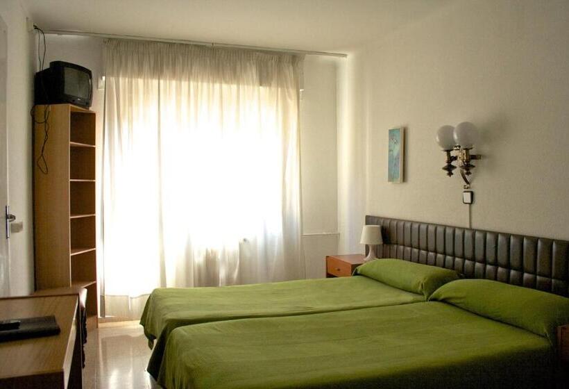 اتاق استاندارد سه نفره, Siracusa