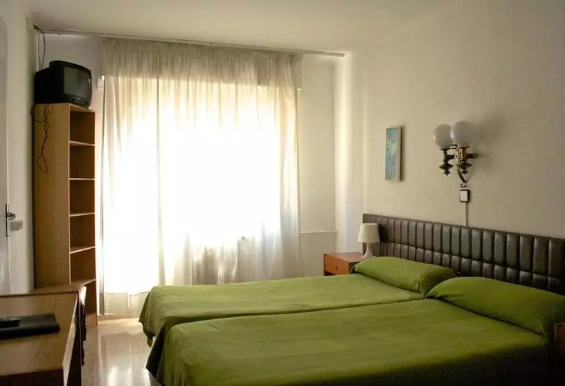 اتاق استاندارد سه نفره, Siracusa