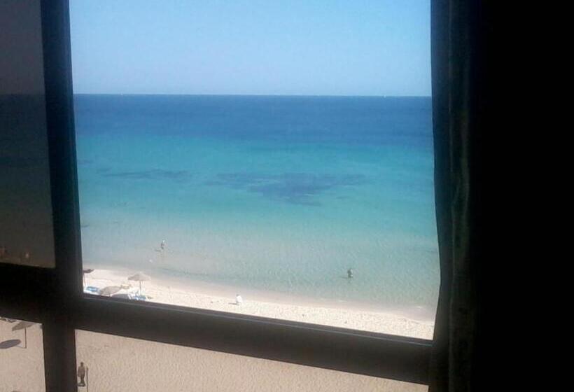 اتاق استاندارد یک نفره, Residence Boujaafar