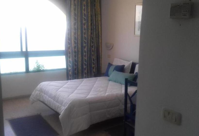 اتاق استاندارد یک نفره, Residence Boujaafar