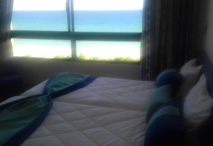 اتاق استاندارد سه نفره, Residence Boujaafar