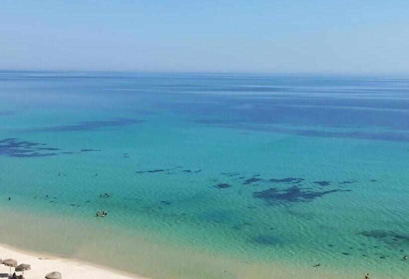 اتاق استاندارد چهار تخته, Residence Boujaafar