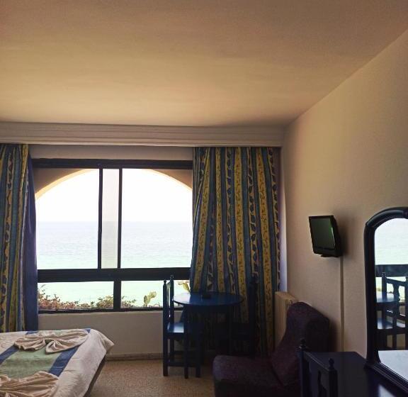 اتاق استاندارد چهار تخته, Residence Boujaafar