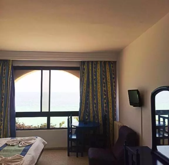 اتاق استاندارد چهار تخته, Residence Boujaafar