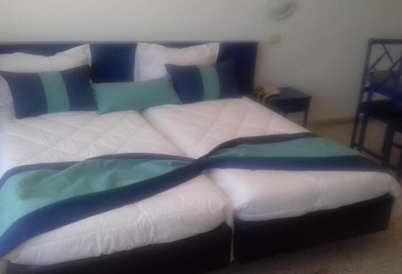 اتاق استاندارد یک نفره, Residence Boujaafar