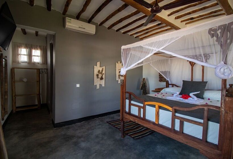 جناح جونيور مطلّ علي حمام السباحة, Nest Style Beach Hotel Zanzibar
