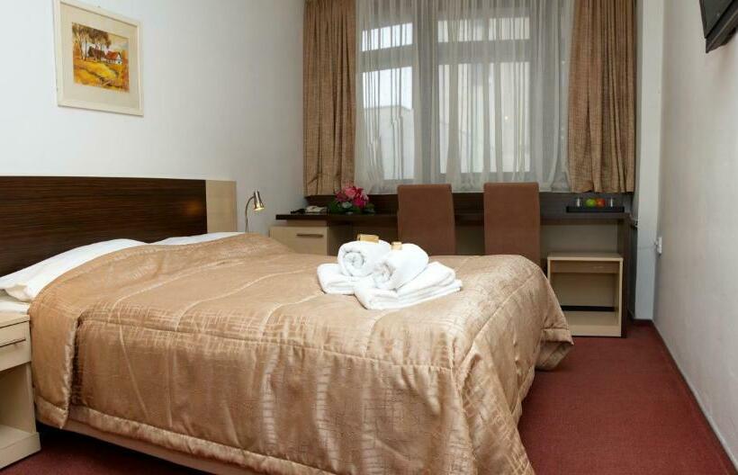 Négyágyas Standard Szoba, Expo