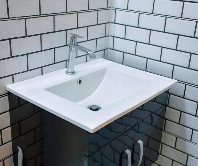 Cabanya Superior, Lumut Cube Homestay Kontena