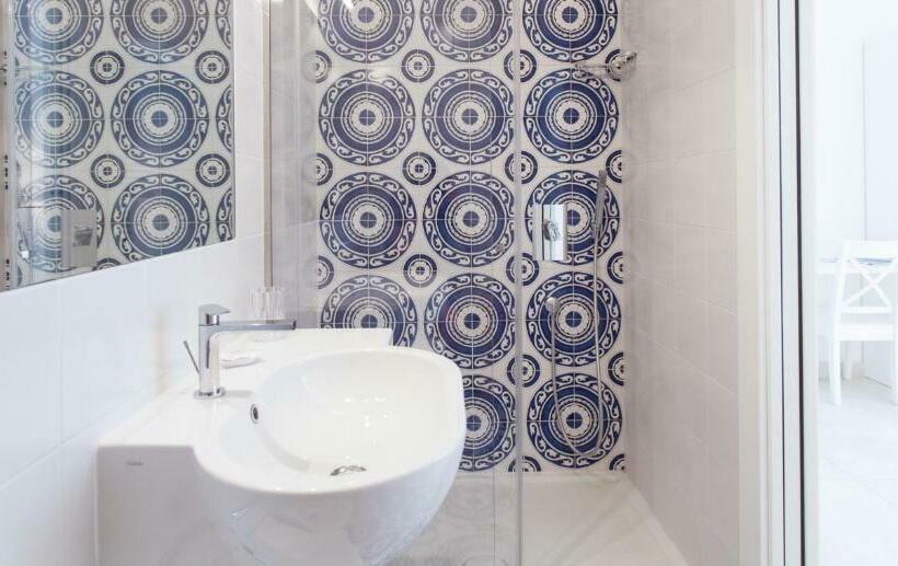 اتاق استاندارد, Camere Maré