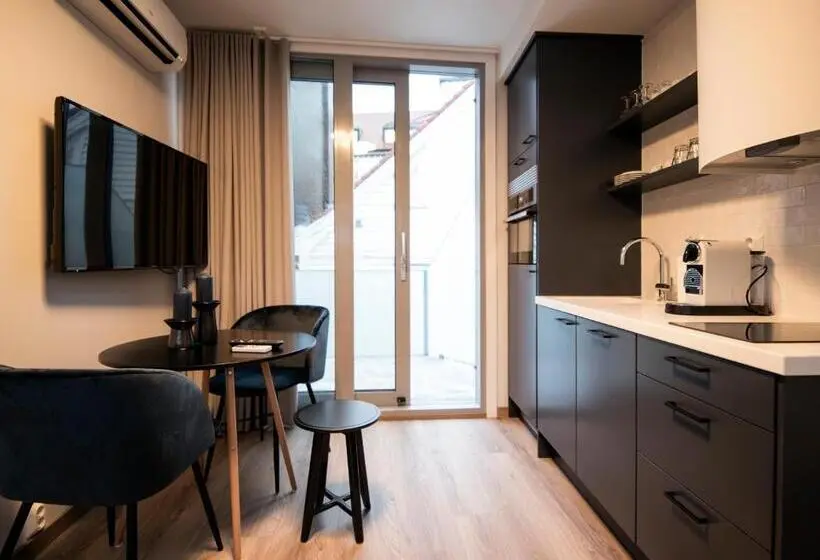 バルコニー付き１ベッドルームアパートメント, Home Again Apartments Nygata 1