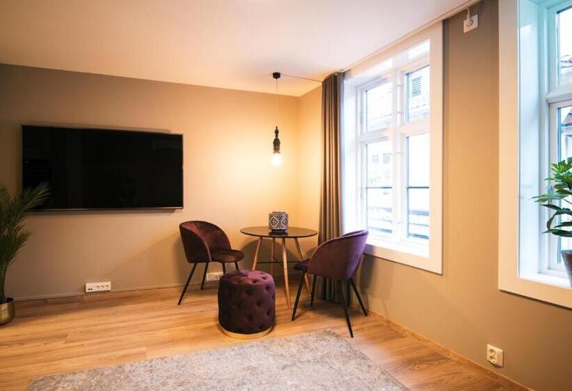 דירת חדר, Home Again Apartments Nygata 1