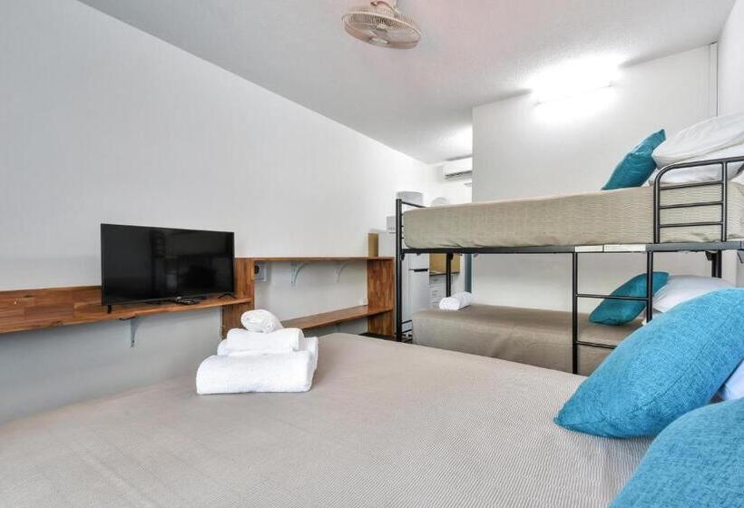 اتاق استاندارد سه نفره, Capitanos