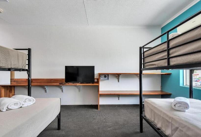 اتاق خانوادگی, Capitanos