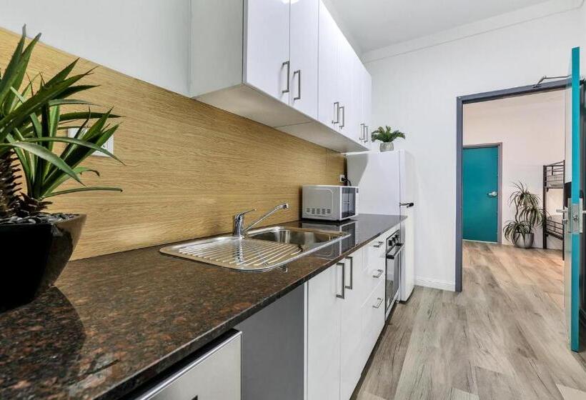 آپارتمان 1 خوابه با تراس, Capitanos