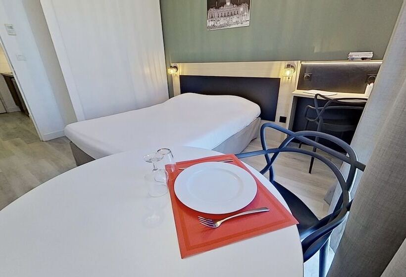 Студио Comfort, City Residence Tours