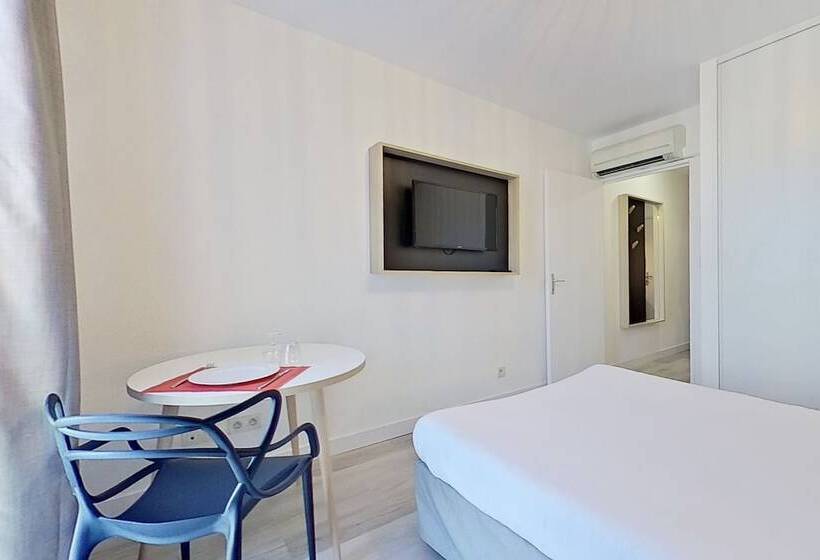 Студио Comfort, City Residence Tours