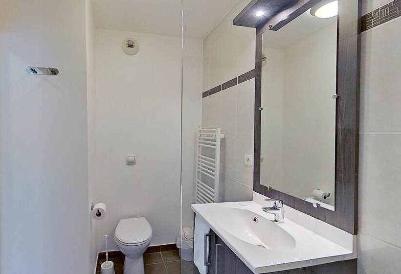 Студио Comfort, City Residence Tours