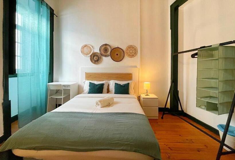 اتاق استاندارد سه تخته با سرویس بهداشتی مشترک, Algarve Hostel