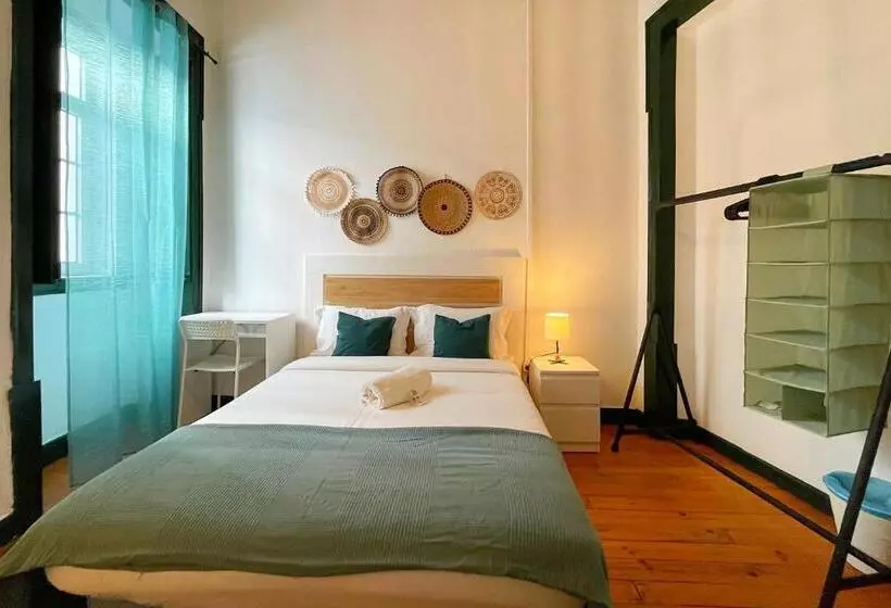 اتاق استاندارد سه تخته با سرویس بهداشتی مشترک, Algarve Hostel