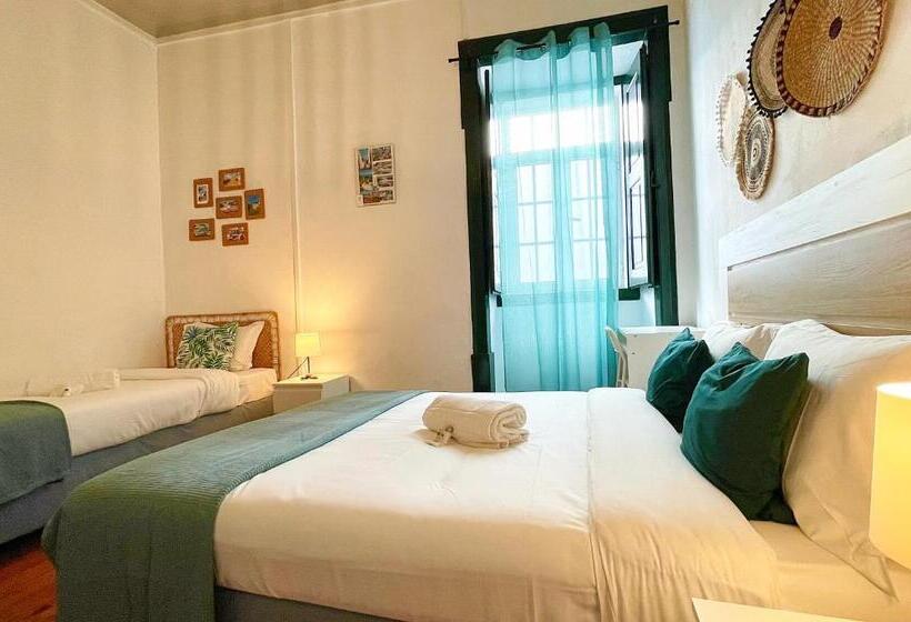 اتاق استاندارد سه تخته با سرویس بهداشتی مشترک, Algarve Hostel