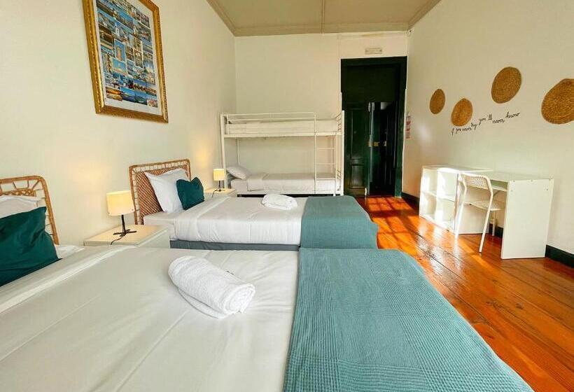 اتاق خانوادگی با سرویس بهداشتی مشترک, Algarve Hostel