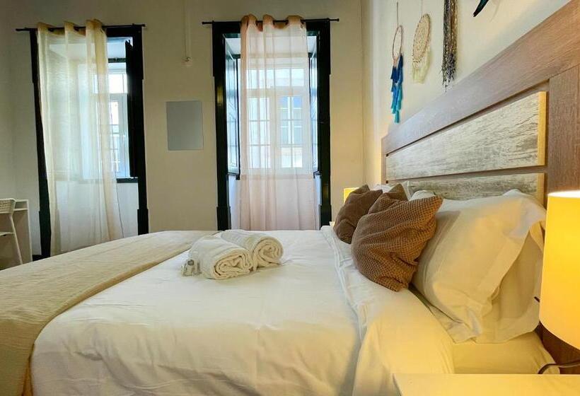 اتاق استاندارد با سرویس بهداشتی مشترک, Algarve Hostel