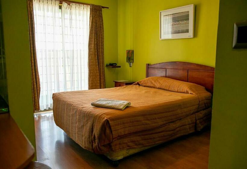 スタンダードルーム, Ayelen Apart