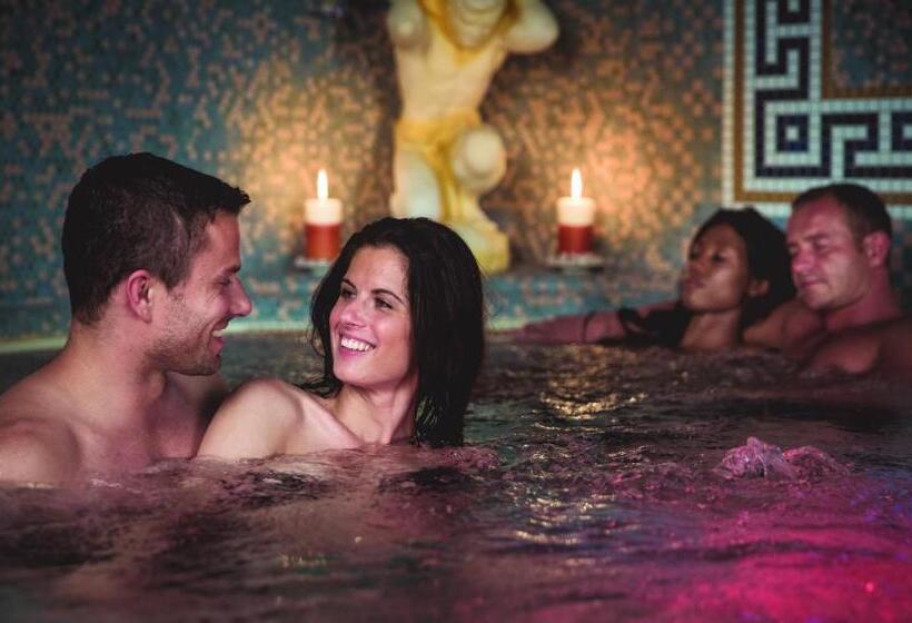 غرفة قياسية مزودة بجاكوزى, Wellness Hotel Babylon