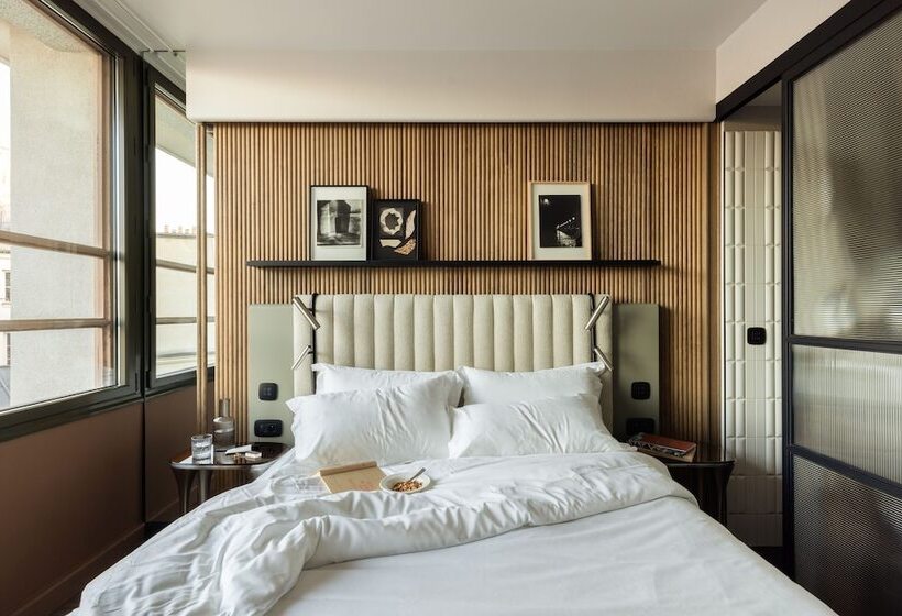 Standardzimmer, Dame Des Arts