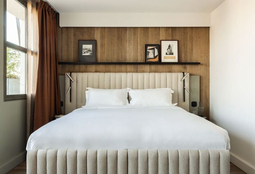 Standardzimmer, Dame Des Arts