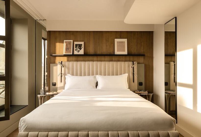 Standardzimmer, Dame Des Arts