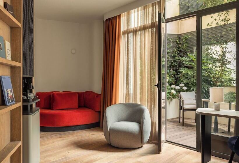 Suite, Dame Des Arts