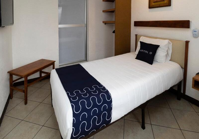 غرفة قياسية فردية, Del Paseo