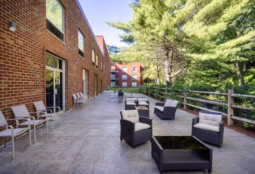 اتاق استاندارد با تخت بزرگ, Holiday Inn Poughkeepsie, An Ihg