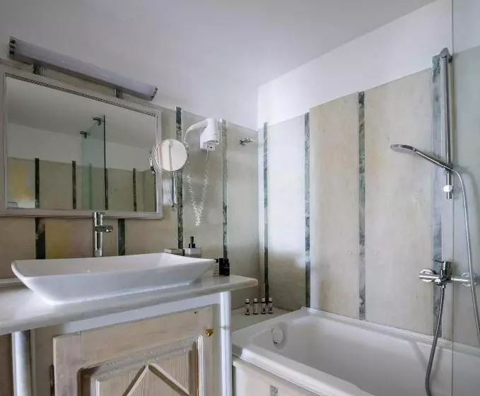 سوییت سوپریور با چشمانداز دریا, Mybozer Hotel Kallisto