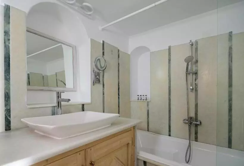 سوئیت جونیور با چشمانداز, Mybozer Hotel Kallisto