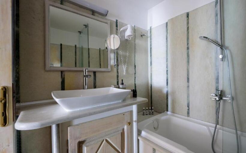 جناح سوبيريور مطل علي البحر, Mybozer Hotel Kallisto