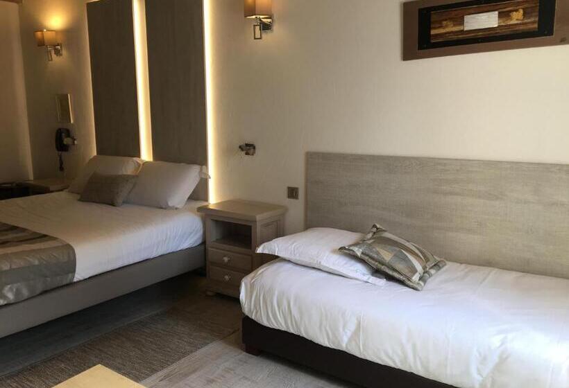 Habitació Triple Superior, Logis Hotel Oasis